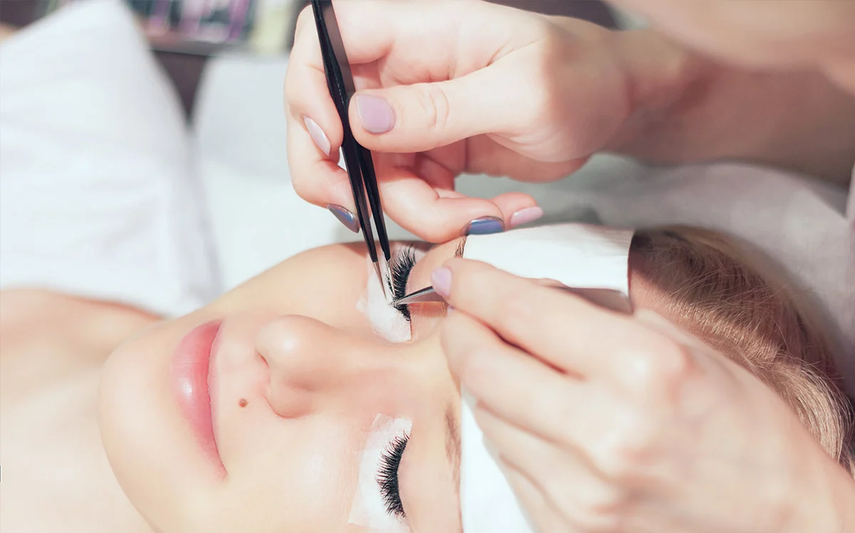 The Latest Must-Reads for Your Lash Appointment